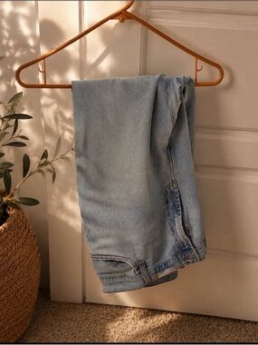 Old Navy Light Blue Straight-Leg Jeans